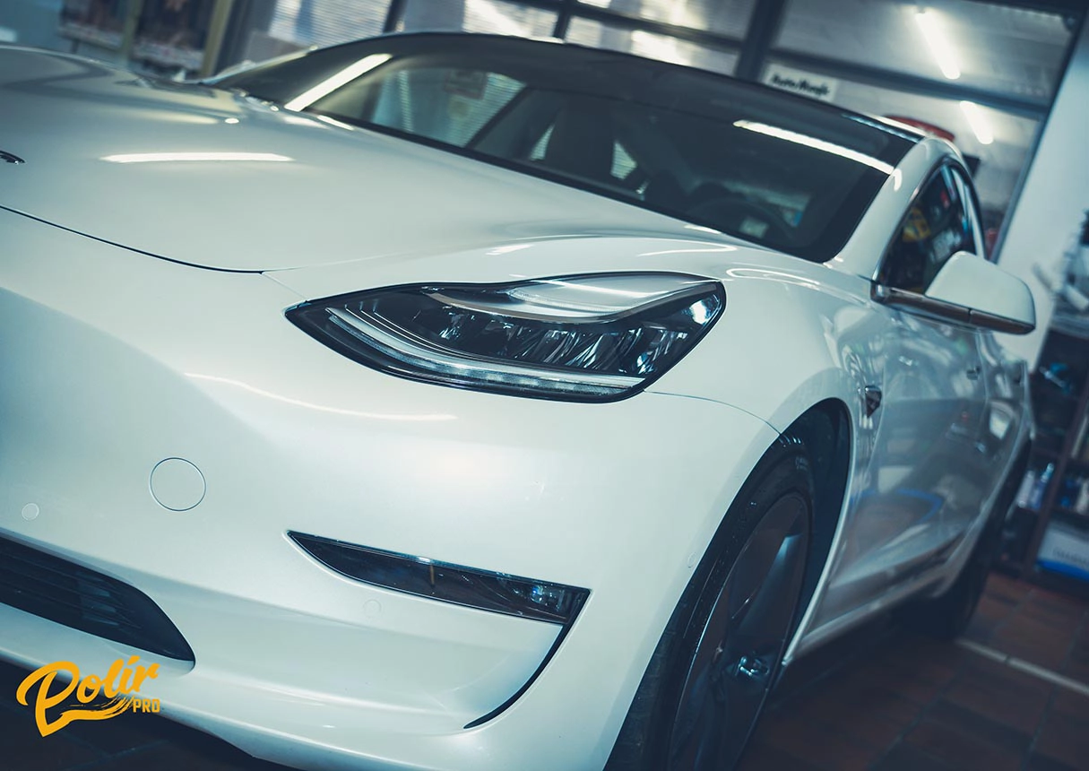 Tesla Model 3 fényezéskorrekció